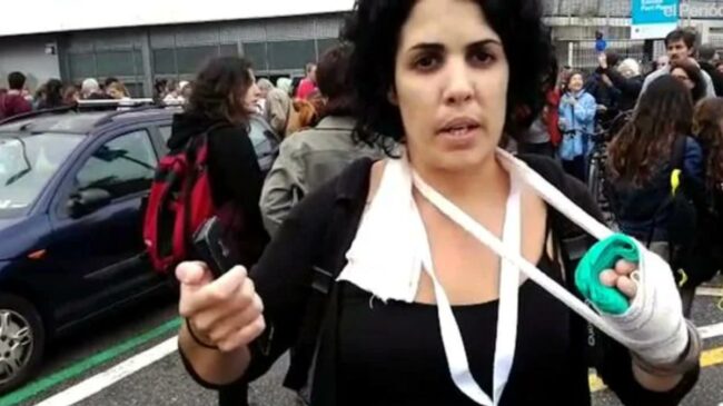 Marta 'dedos rotos' estrena documental sobre su «trauma» del 1-O que se financia en Eslovenia