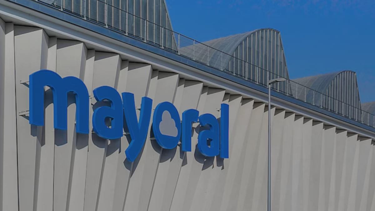 Los propietarios de Mayoral refuerzan su peso en Unicaja y Rovi con más compras de acciones