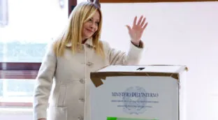 Fracasa la reforma judicial de Meloni: el 54% vota en contra en el referéndum