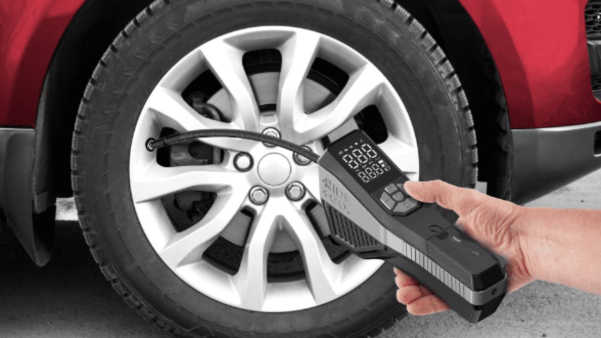 Adiós a despilfarrar gasolina: llega a Aldi el compresor a batería que te ayudará a ahorrar en tus viajes