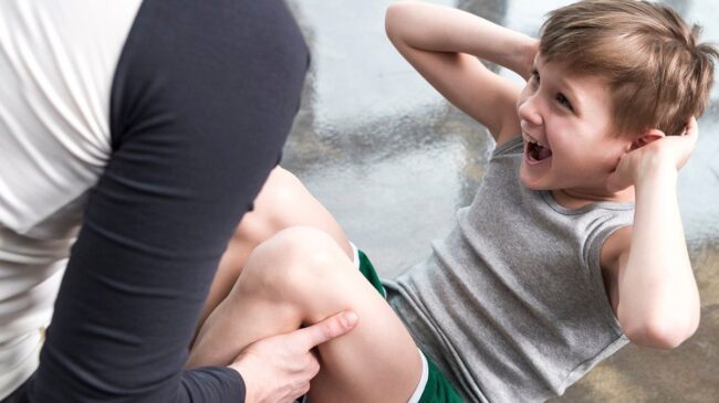 Los expertos coinciden: «Entrenar con tu hijo es importante. La imitación es uno de los mecanismos de aprendizaje más potentes»