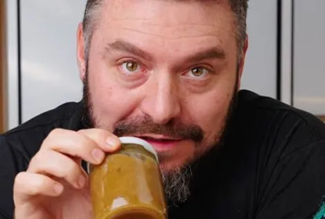 Carlos Gómez, cocinero: «El truco para hacer cebolla caramelizada es añadir un vaso de agua y sal al principio; ahorra tiempo»