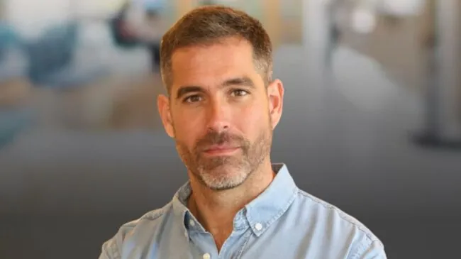 Pablo Ojeda, nutricionista: «Un buen truco para calmar la ansiedad antes de comer es beber un buen vaso de agua»