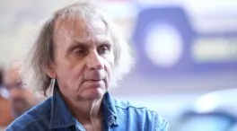 Houellebecq, escritor, ya avisó: «¿Puedo ser capaz de ser feliz en general? Creo que es la clase de preguntas que más vale no hacerse»