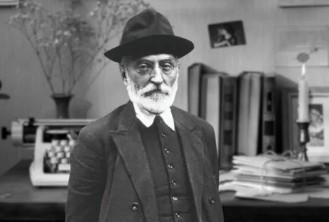 Miguel de Unamuno, filósofo, ya avisó en 1913: «No hay más felicidad que la de amar lo que nos hace sufrir, ya que el amor es compasión»
