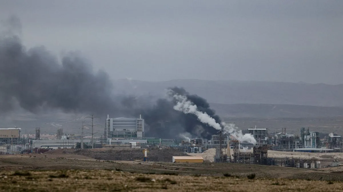 Los restos de un misil iraní causan una fuga de materiales peligrosos en el sur de Israel