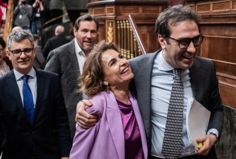 Sánchez castiga a Díaz aupando a Cuerpo y se aferra al «valencianismo» como arma electoral