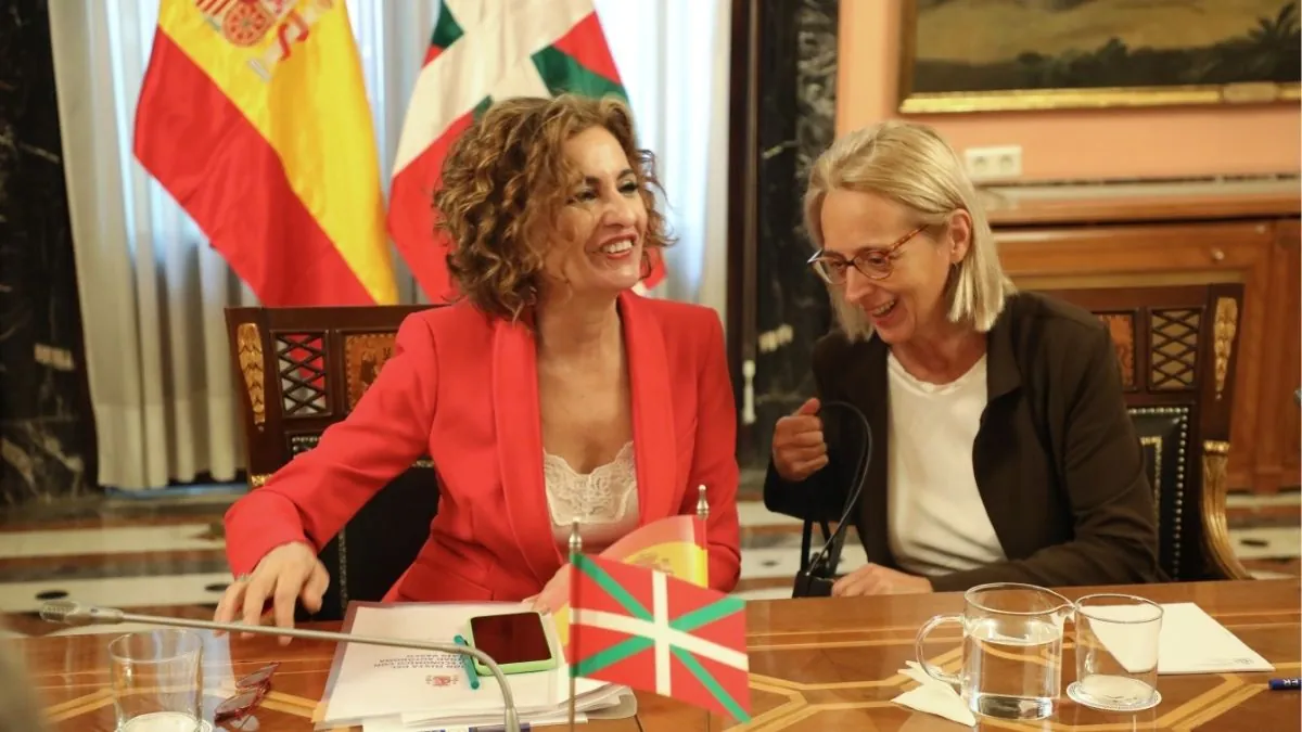 Nueva injerencia en la Airef: Montero propone como presidenta a una alto cargo de Hacienda