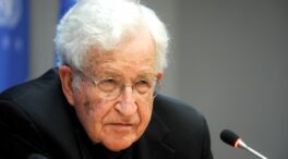 Noam Chomsky (97), filósofo: «Si asumes que tienes libertad y que se pueden cambiar las cosas, podrás crear un mundo mejor»