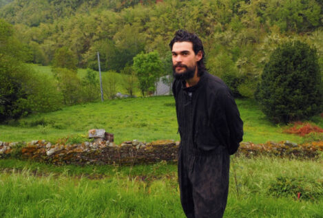 Vilela, la aldea gallega donde vive Oliver Laxe: «Me siento verdaderamente poseído por el valle»