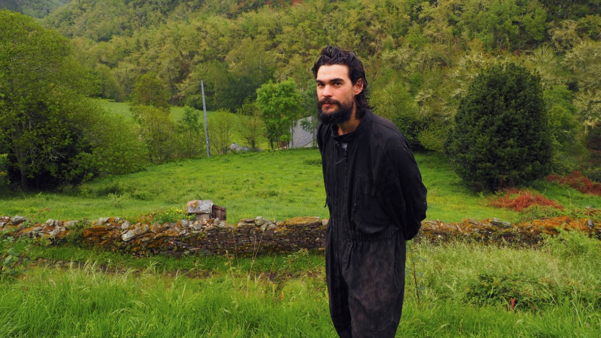 Vilela, la aldea gallega donde vive Oliver Laxe: «Me siento verdaderamente poseído por el valle»