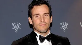 Íñigo Onieva, muy afectado tras asegurar que no quiere que su exclusivo local de Madrid «se convierta en el club de los latinoamericanos»