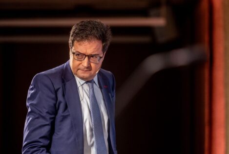 La jornada de 35 horas de los funcionarios se implantará en abril, poco antes de las andaluzas