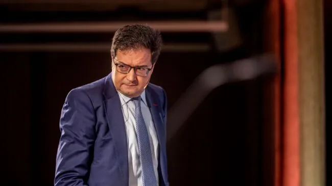 La jornada de 35 horas de los funcionarios se implantará en abril, poco antes de las andaluzas