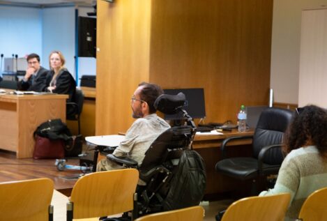 Pablo Echenique dice que su tuit sobre «deportar sacerdotes» era «ironía»