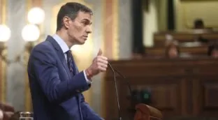 Sánchez saca la artillería electoral: «Aznar nos arrastró a Irak para fumarse un puro con Bush»