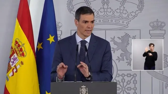 Sánchez rebaja a un mero «salseo» el choque con Sumar: «Es la política del siglo XXI»