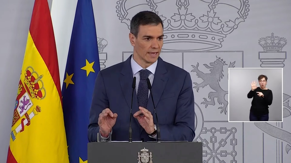 Sánchez rebaja a un mero «salseo» el choque con Sumar: «Es la política del siglo XXI»