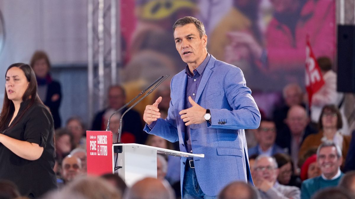 Sánchez felicita a Mañueco y reivindica al PSOE como «única alternativa para el cambio»