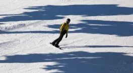 Ayuso acusa a Pedro Sánchez de perjudicar con el cierre de pistas en Navacerrada