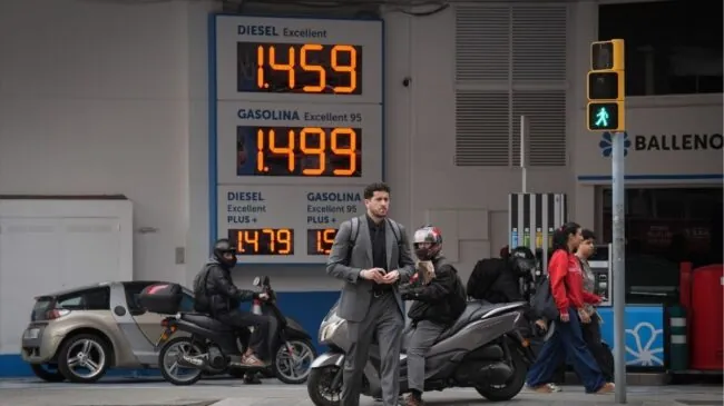 Bruselas no teme la escasez de petróleo y gas por la guerra en Irán, pero vigila los precios