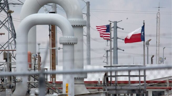 El precio del petróleo roza los 104 dólares, con las Bolsas europeas apuntando a caídas