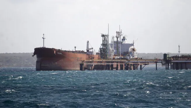 Un petrolero ruso con 100.000 toneladas de crudo llega a Cuba pese al bloqueo de Trump