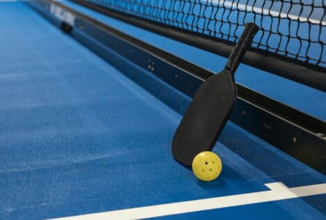 Los clubes se adaptan al pickleball, el nuevo deporte de raqueta de moda