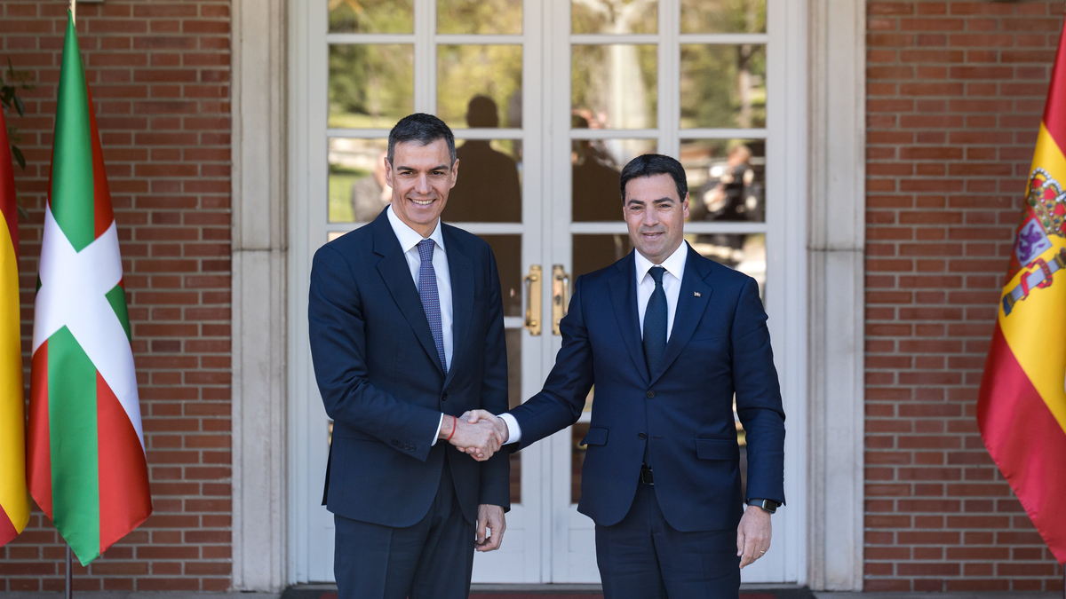 Sánchez cede ante Pradales para que el País Vasco cogestione los aeropuertos de la región