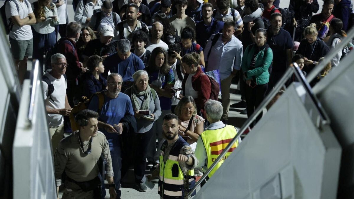 Exteriores asegura que todos los españoles que querían salir de Irán ya lo han hecho