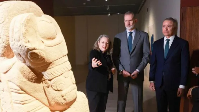 El Banco Santander patrocinará la exposición sobre la mujer indígena que visitó el Rey