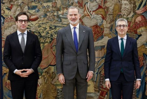 Carlos Cuerpo y Arcadi España prometen sus cargos de vicepresidente y ministro ante el Rey