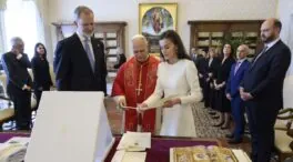 Los Reyes se reúnen con León XIV en su visita al Vaticano, con referencias al viaje a España