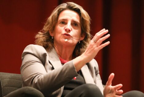 Dos tramas cercan a Teresa Ribera por la concesión de licencias cuando era ministra