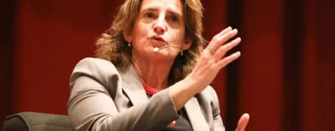 Dos tramas cercan a Teresa Ribera por la concesión de licencias cuando era ministra