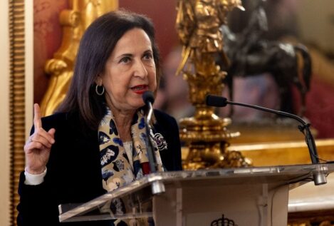 Robles confirma que España «valora» prestar apoyo militar a Chipre en el marco de la UE