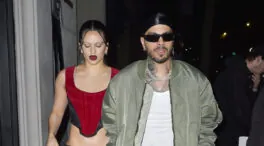 La historia de amor de Rosalía y Rauw Alejandro: un tatuaje borrado, disco juntos y un compromiso que se truncó