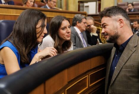 Sumar ve una «maniobra de Moncloa» detrás de la 'alianza' de Podemos y Rufián