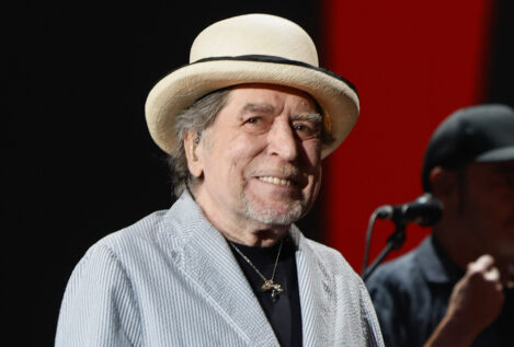 La clave de la felicidad de Sabina: «Soy feliz estando en mi casa, rodeado de mi mujer, mis libros y mis gatitos»