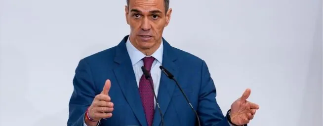 Alarma de los inversores tras frustrar Sánchez otra fusión empresarial por «ansias de poder»