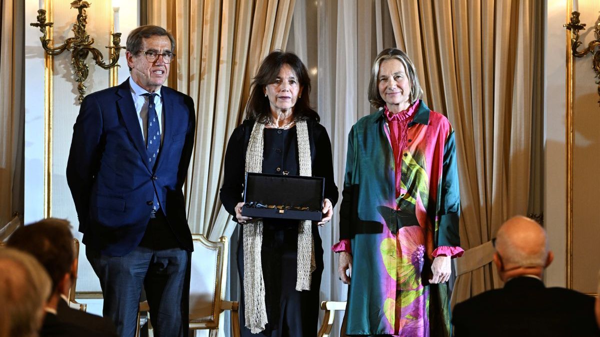 La fundación Emilio Sánchez Vicario recibe el premio ‘Fuera Pista’ del RCT Barcelona-1899