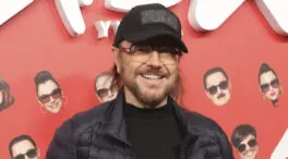 El original salón de Santiago Segura en su casa de Madrid: «Es un almacén de recuerdos»