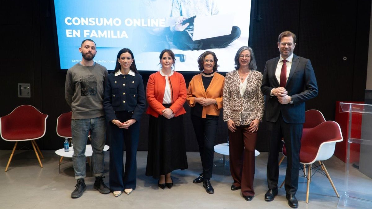 El 98% de las familias españolas supervisa las compras online de sus hijos adolescentes