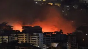 Guerra de Irán, en directo | Trump dice que el conflicto está «prácticamente terminado» y «considera» tomar el estecho de Ormuz