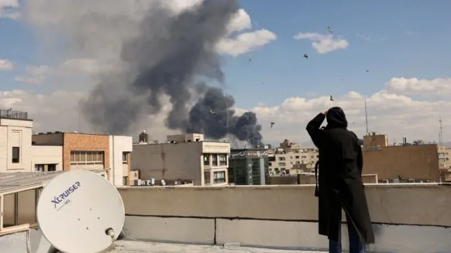 Irán advierte a israelíes que se refugien tras el fin del plazo para atacar empresas de EEUU