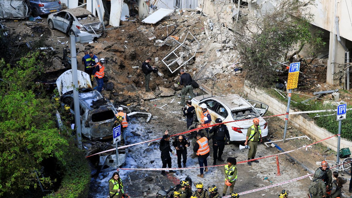 Guerra en Irán, en directo | Irán ataca Tel Aviv y EEUU bombardea dos instalaciones energéticas iraníes