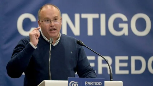 Tellado acusa a Sánchez de «utilizar» la política internacional como «vía de escape»