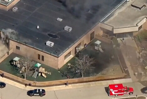 Un hombre embiste su coche contra una sinagoga en Míchigan y desata un tiroteo