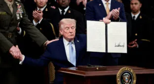 Trump cree que EEUU debe estudiar la retirada de sus bases en España y Alemania