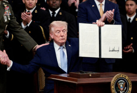 Trump cree que EEUU debe estudiar la retirada de sus bases en España y Alemania